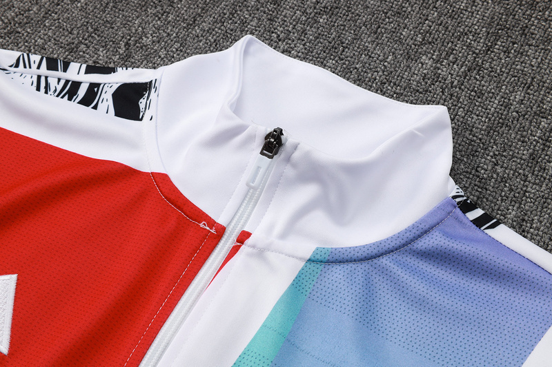 6dd8db15-16230116a4-2